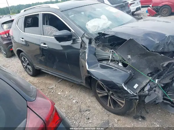 JN8AT2MV1JW309198 2018 NISSAN ROGUE - Image 1