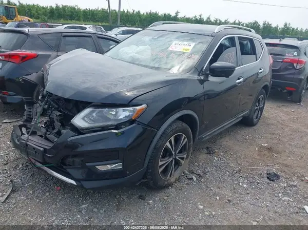 JN8AT2MV1JW309198 2018 NISSAN ROGUE - Image 2