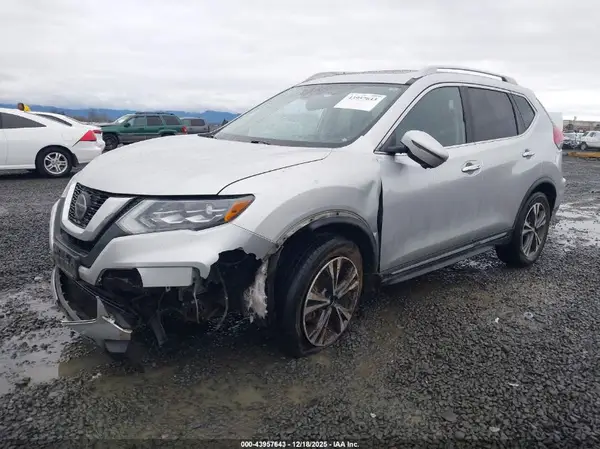 JN8AT2MV1JW309301 2018 NISSAN ROGUE - Image 2