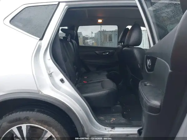 JN8AT2MV1JW309301 2018 NISSAN ROGUE - Image 8