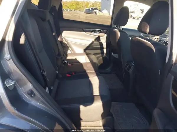 JN8AT2MV1JW311985 2018 NISSAN ROGUE - Image 8