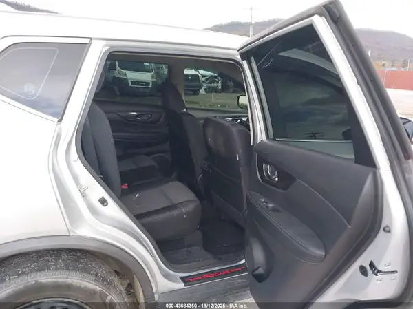 JN8AT2MV1JW314370 2018 NISSAN ROGUE - Image 8