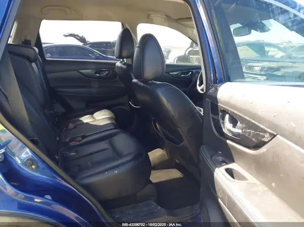 JN8AT2MV1JW318175 2018 NISSAN ROGUE - Image 8