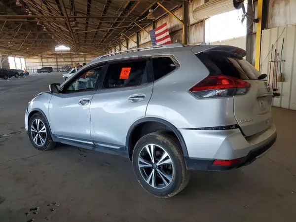JN8AT2MV1JW318578 2018 NISSAN ROGUE - Image 2