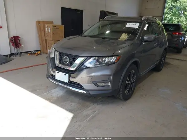 JN8AT2MV1JW318595 2018 NISSAN ROGUE - Image 2