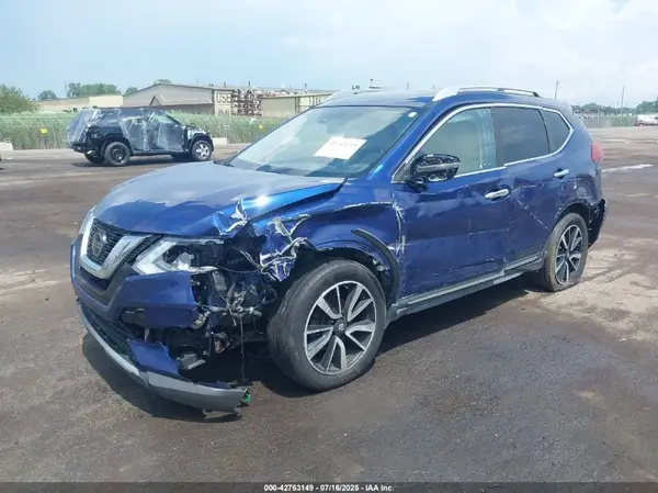 JN8AT2MV1JW325255 2018 NISSAN ROGUE - Image 2