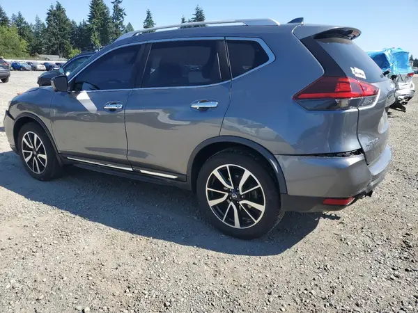 JN8AT2MV1JW328947 2018 NISSAN ROGUE - Image 2