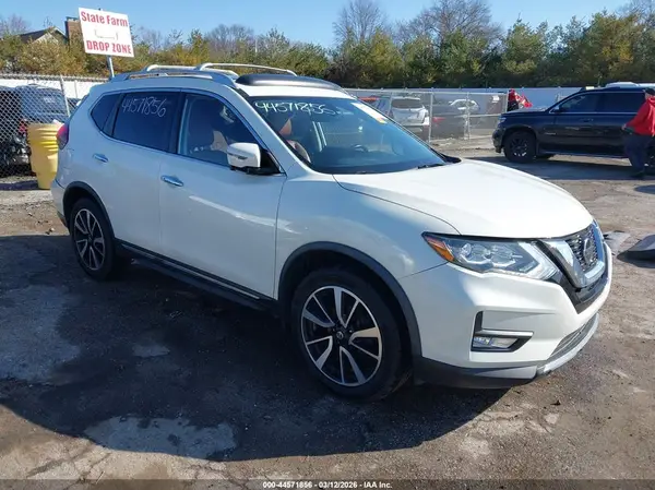 JN8AT2MV1JW341651 2018 NISSAN ROGUE - Image 1