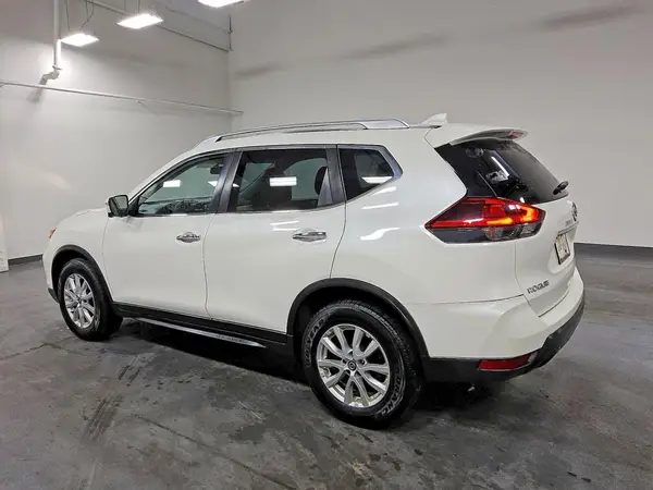 JN8AT2MV1JW344811 2018 NISSAN ROGUE - Image 2