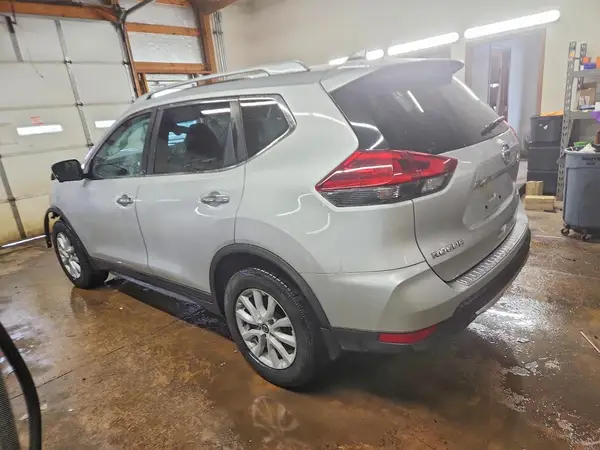 JN8AT2MV1JW348101 2018 NISSAN ROGUE - Image 2