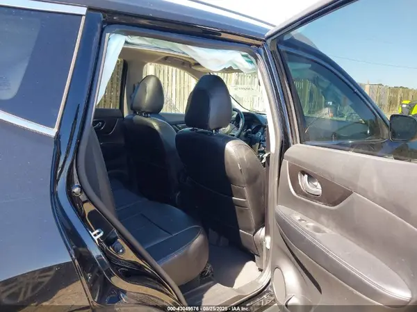 JN8AT2MV1JW348180 2018 NISSAN ROGUE - Image 8