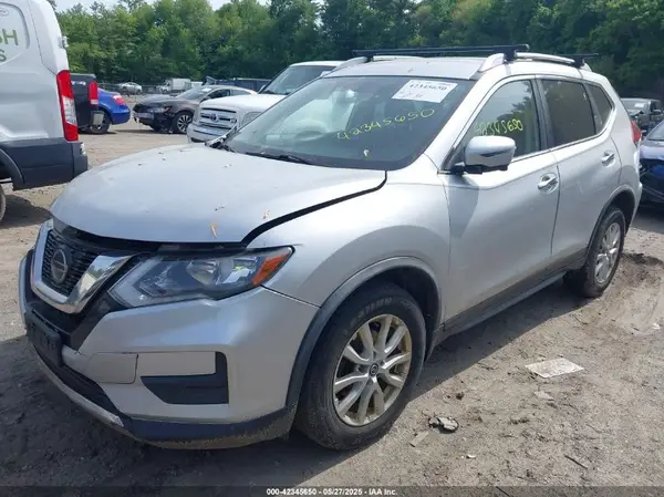 JN8AT2MV1JW352732 2018 NISSAN ROGUE - Image 2