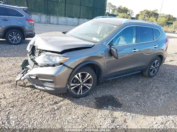 JN8AT2MV1KW370116 2019 NISSAN ROGUE - Image 2