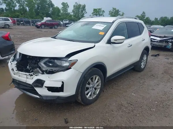 JN8AT2MV1KW371346 2019 NISSAN ROGUE - Image 2