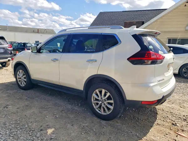 JN8AT2MV1KW371671 2019 NISSAN ROGUE - Image 2