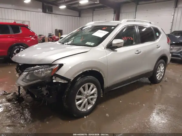 JN8AT2MV1KW372626 2019 NISSAN ROGUE - Image 2