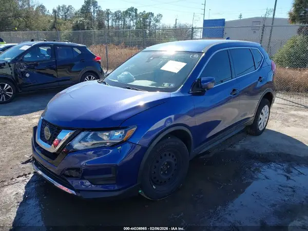 JN8AT2MV1KW374120 2019 NISSAN ROGUE - Image 2