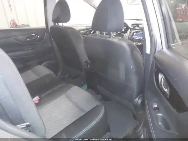 JN8AT2MV1KW376045 2019 NISSAN ROGUE - Image 8