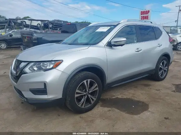 JN8AT2MV1KW386333 2019 NISSAN ROGUE - Image 2