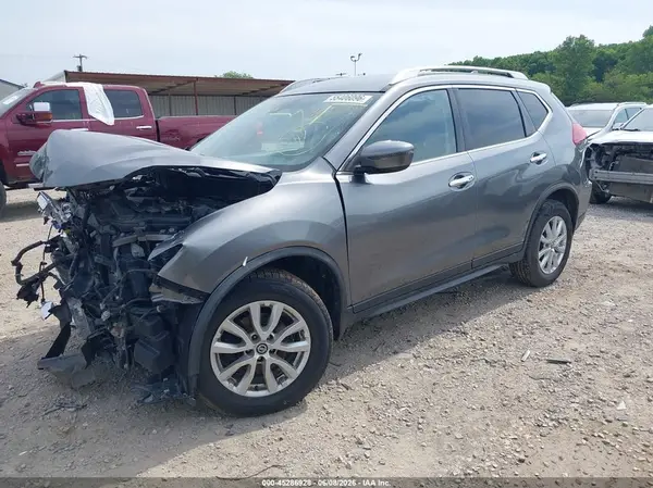 JN8AT2MV1KW386882 2019 NISSAN ROGUE - Image 2