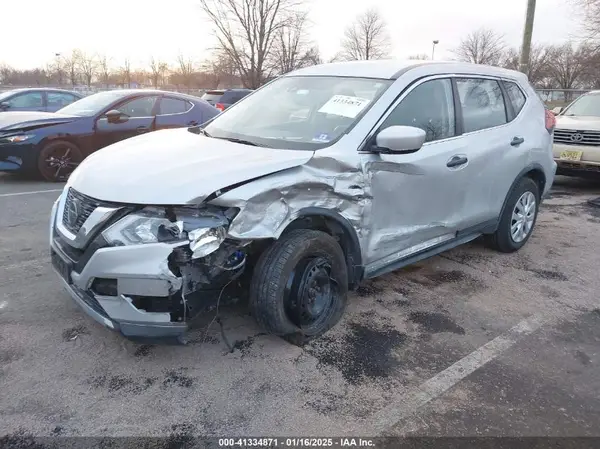 JN8AT2MV1KW387501 2019 NISSAN ROGUE - Image 2
