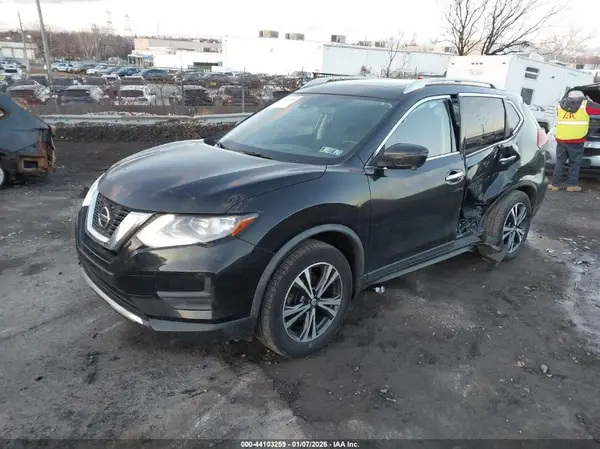 JN8AT2MV1KW387854 2019 NISSAN ROGUE - Image 2