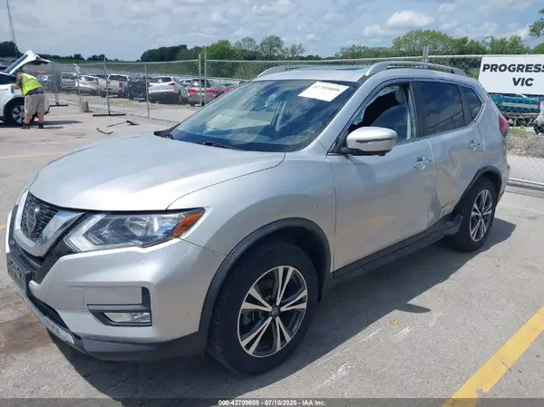 JN8AT2MV1KW393492 2019 NISSAN ROGUE - Image 2