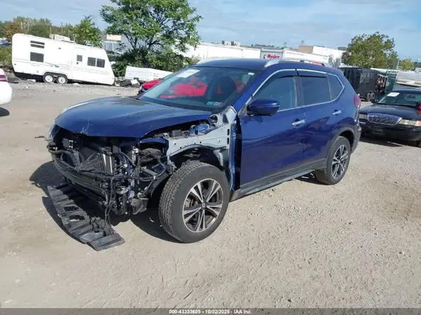 JN8AT2MV1KW394402 2019 NISSAN ROGUE - Image 2