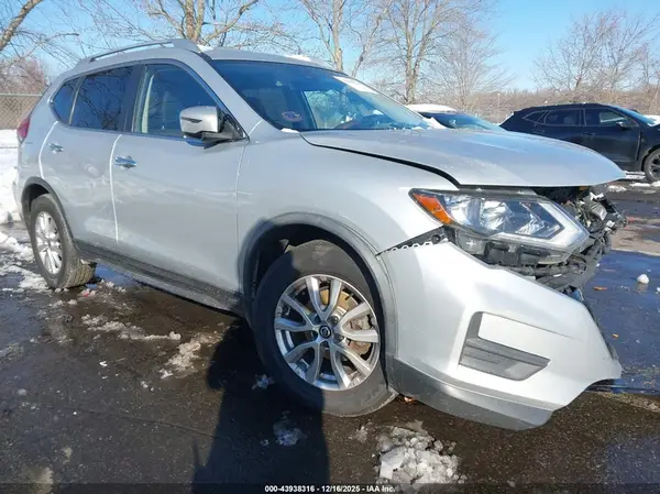 JN8AT2MV1LW137533 2020 NISSAN ROGUE - Image 1