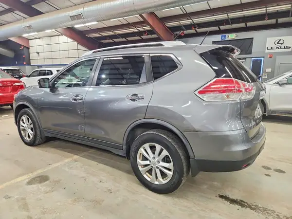 JN8AT2MV2GW133643 2016 NISSAN ROGUE - Image 2