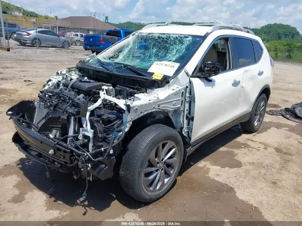 JN8AT2MV2GW141886 2016 NISSAN ROGUE - Image 2