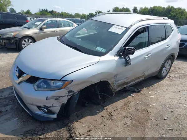 JN8AT2MV2GW143749 2016 NISSAN ROGUE - Image 2