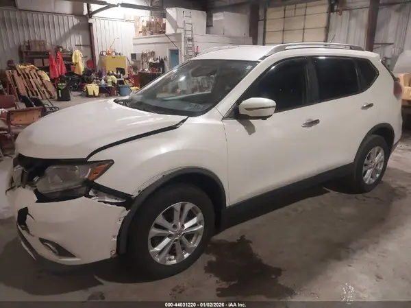 JN8AT2MV2GW149714 2016 NISSAN ROGUE - Image 2