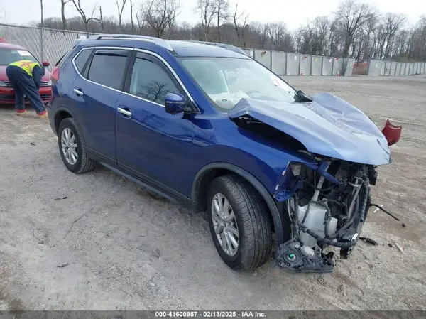 JN8AT2MV2HVV00258 2017 NISSAN ROGUE - Image 1