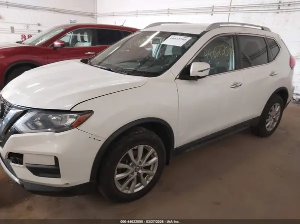 JN8AT2MV2HW001810 2017 NISSAN ROGUE - Image 2