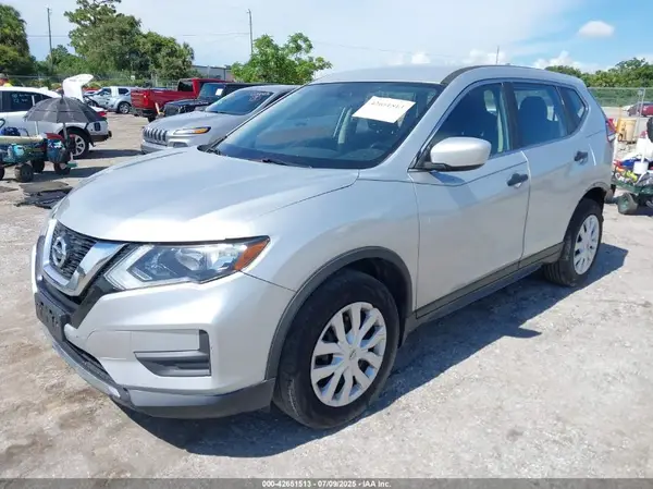 JN8AT2MV2HW004898 2017 NISSAN ROGUE - Image 2
