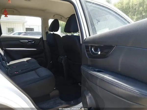 JN8AT2MV2HW005565 2017 NISSAN ROGUE - Image 8