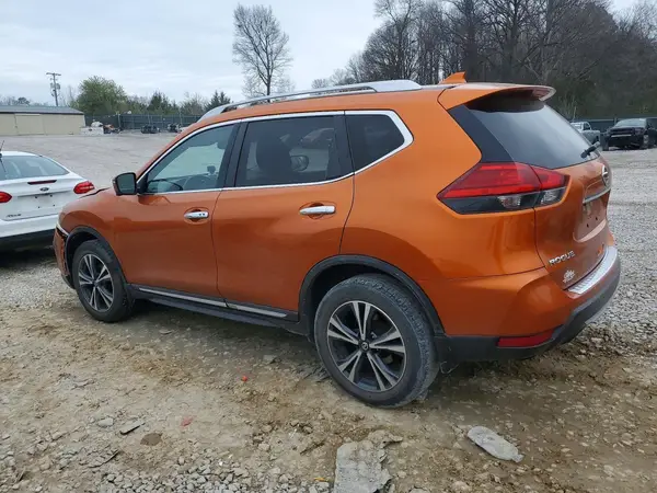 JN8AT2MV2HW011205 2017 NISSAN ROGUE - Image 2