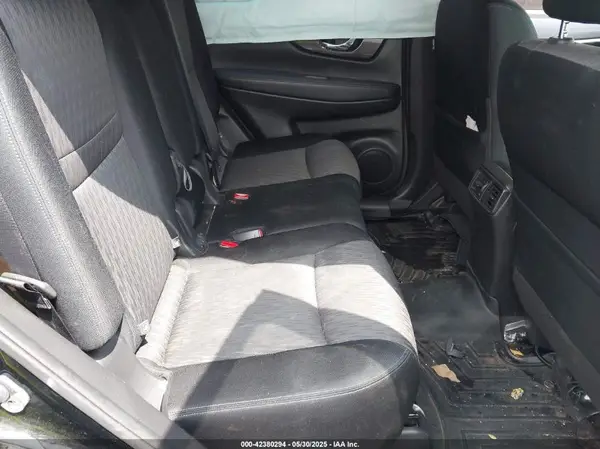 JN8AT2MV2HW011530 2017 NISSAN ROGUE - Image 8