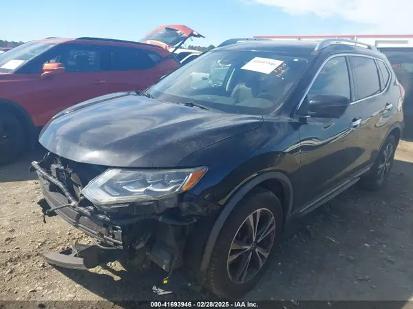 JN8AT2MV2HW013018 2017 NISSAN ROGUE - Image 2