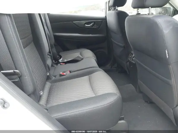 JN8AT2MV2HW013438 2017 NISSAN ROGUE - Image 8