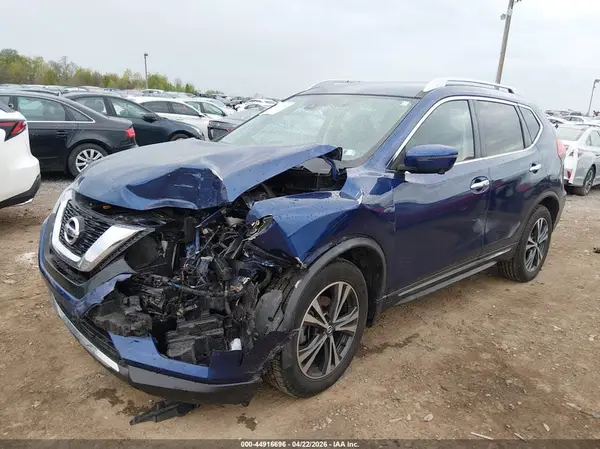 JN8AT2MV2HW015173 2017 NISSAN ROGUE - Image 2