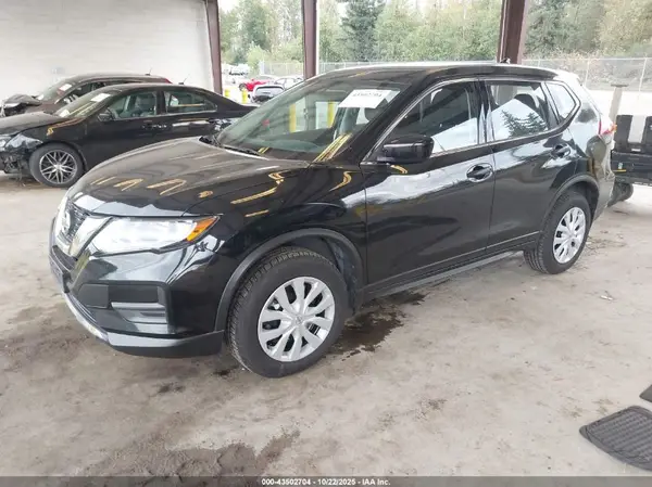 JN8AT2MV2HW015741 2017 NISSAN ROGUE - Image 2