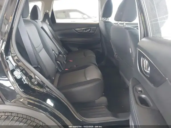 JN8AT2MV2HW015741 2017 NISSAN ROGUE - Image 8