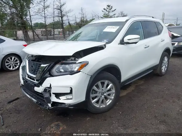 JN8AT2MV2HW015898 2017 NISSAN ROGUE - Image 2