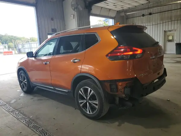 JN8AT2MV2HW017795 2017 NISSAN ROGUE - Image 2
