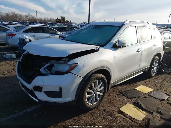 JN8AT2MV2HW019658 2017 NISSAN ROGUE - Image 2