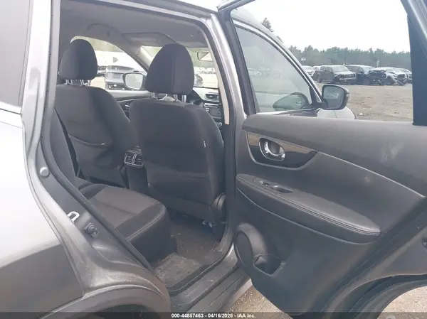 JN8AT2MV2HW020325 2017 NISSAN ROGUE - Image 8