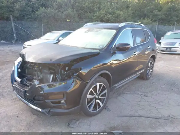 JN8AT2MV2HW021359 2017 NISSAN ROGUE - Image 2
