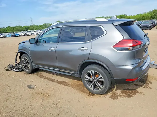 JN8AT2MV2HW022821 2017 NISSAN ROGUE - Image 2